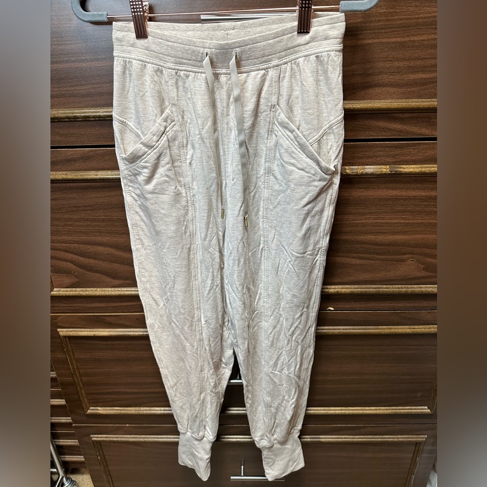Lululemon Still Chill Jogger Size 4